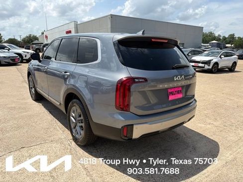 Certified 2025 Kia Telluride LX FWD image 9