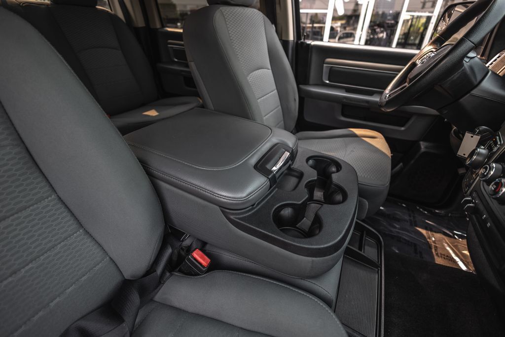 Used 2016 RAM 1500 Classic SLT AWD/4WD image 29