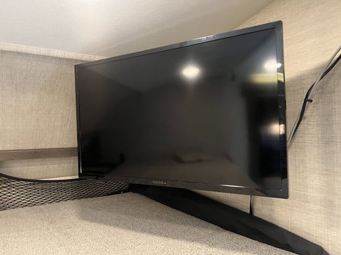 Used 2022 Ford E-450 and Econoline 450 Super Duty w/ Motorhome Prep Package image 41