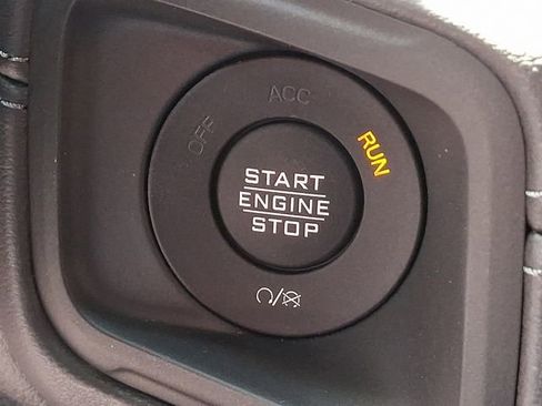 Used 2025 Jeep Wrangler Unlimited Rubicon AWD/4WD image 24