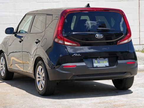Used 2020 Kia Soul LX FWD image 41