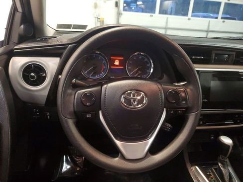Used 2019 Toyota Corolla LE FWD image 15