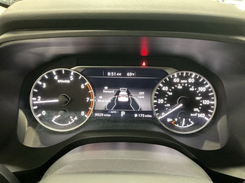 Used 2025 Nissan Rogue SV image 12