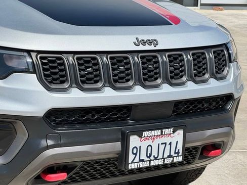 Used 2024 Jeep Compass Trailhawk AWD/4WD image 12