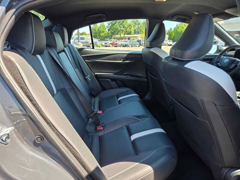 Used 2025 Toyota Camry SE FWD image 12