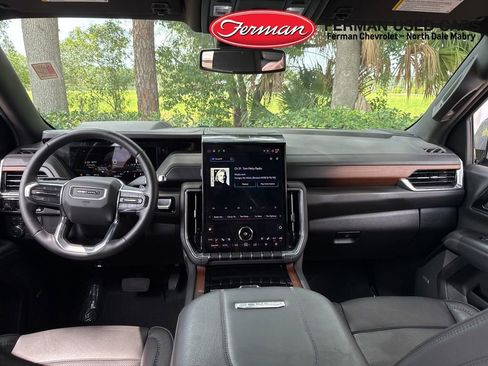 Used 2025 GMC Yukon Denali AWD/4WD image 5