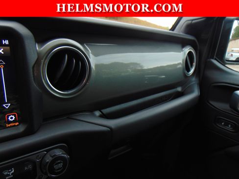 Certified 2023 Jeep Gladiator Overland image 29