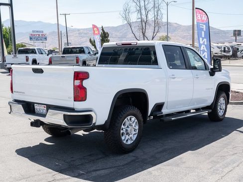 Used 2024 Chevrolet Silverado 2500 LT w/ Convenience Package AWD/4WD image 5
