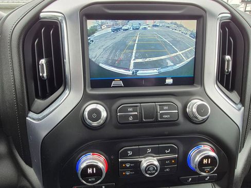 Used 2022 GMC Sierra 1500 SLE w/ X31 Off-Road Package image 17