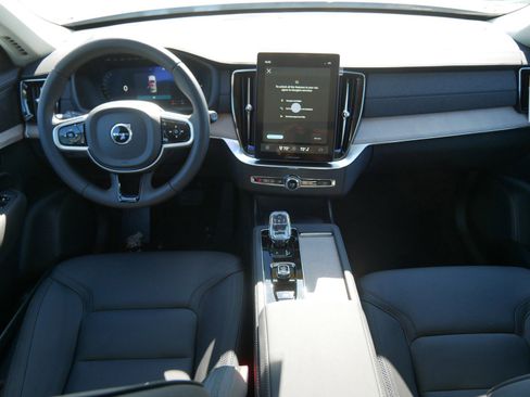 New 2026 Volvo XC90 T8 Plus image 7