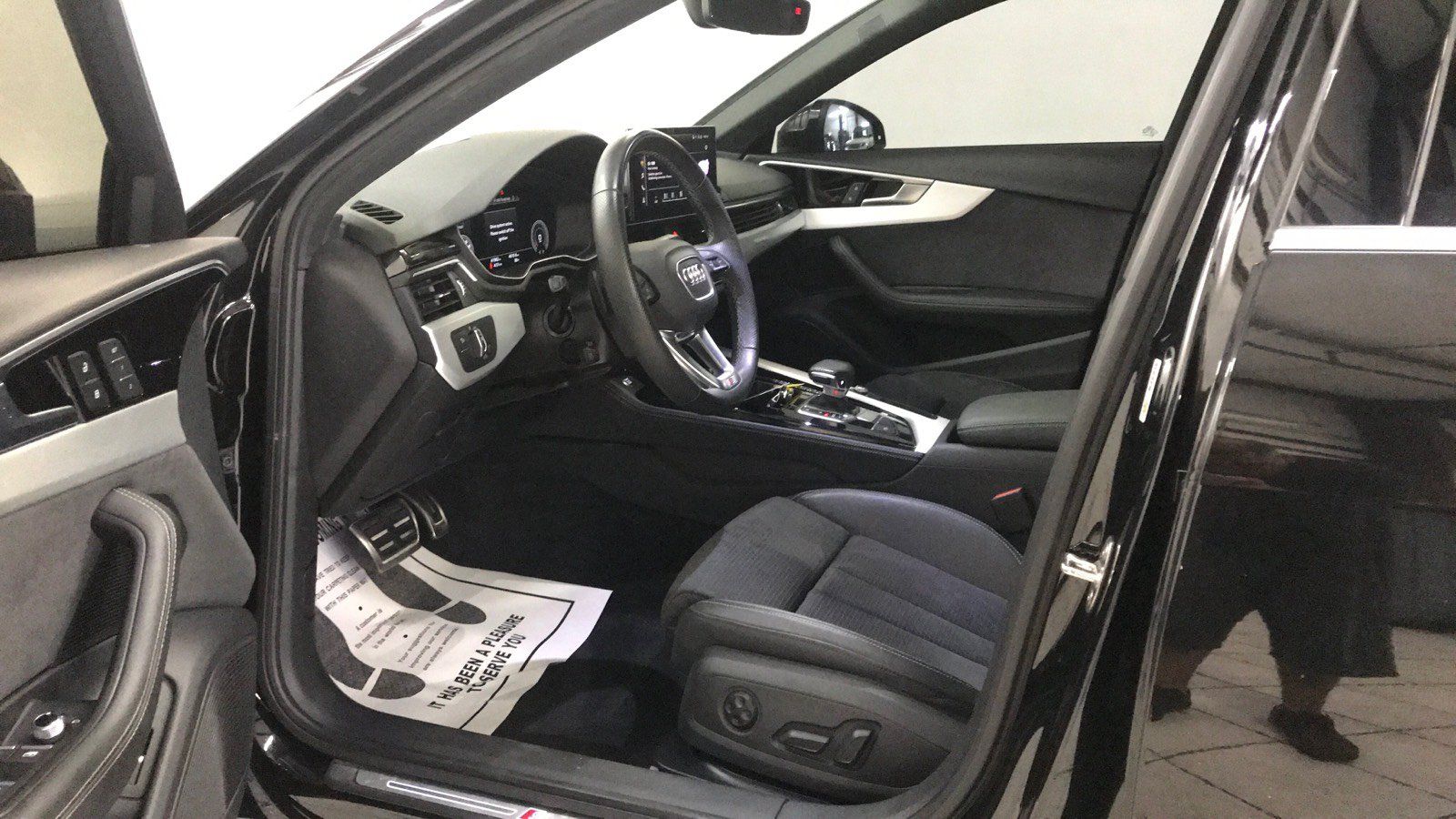 Used 2023 Audi A4 2.0T Premium Plus w/ Premium Plus Package AWD/4WD image 9