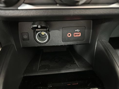 Used 2025 Nissan Versa SV image 22