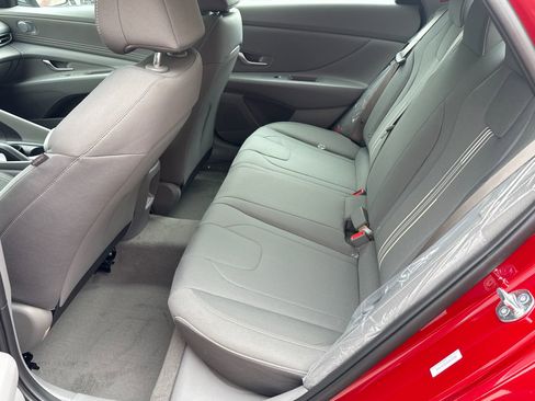 Certified 2025 Hyundai Elantra Sport image 20