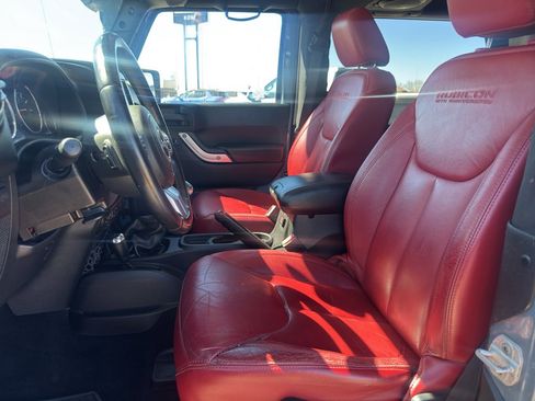 Used 2013 Jeep Wrangler Rubicon image 12