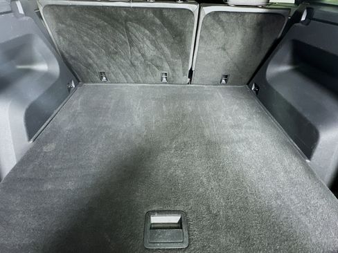 Used 2024 Volkswagen Atlas Cross Sport SE image 28