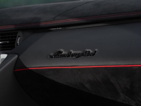 Used 2019 Lamborghini Aventador SVJ image 45