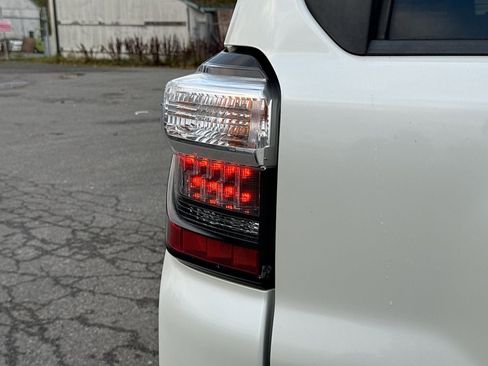 Used 2017 Toyota 4Runner Limited image 41