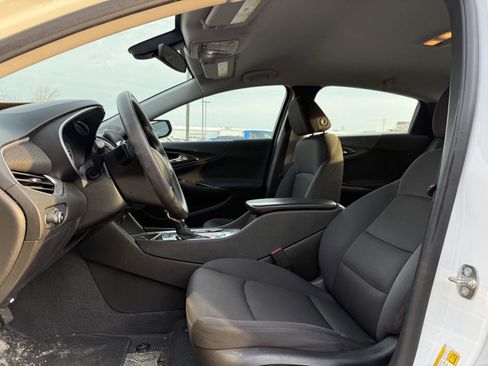 Used 2022 Chevrolet Malibu LT image 9