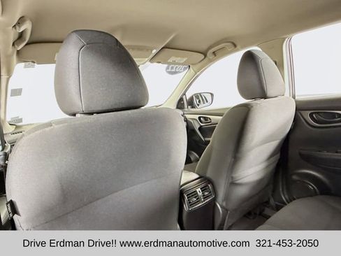 Used 2022 Nissan Rogue Sport S image 32