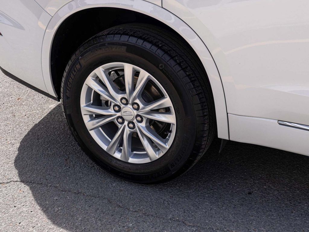 Used 2024 Cadillac XT6 Luxury w/ LPO, Floor Liner Package AWD/4WD image 10