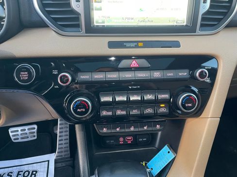Used 2017 Kia Sportage SX image 38
