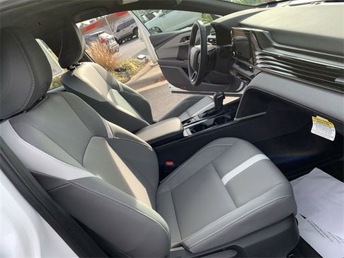 Used 2025 Toyota Camry SE image 14