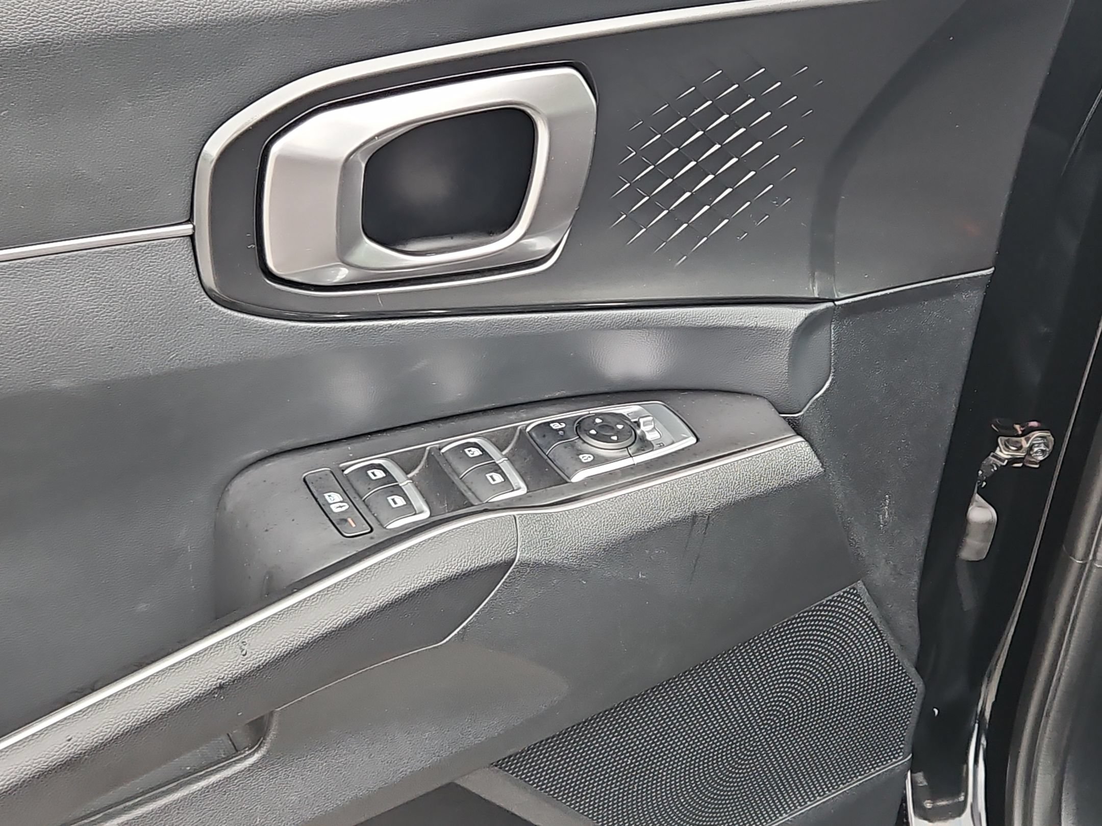 Used 2025 Kia Sorento S w/ Panoramic Sunroof Package FWD image 21
