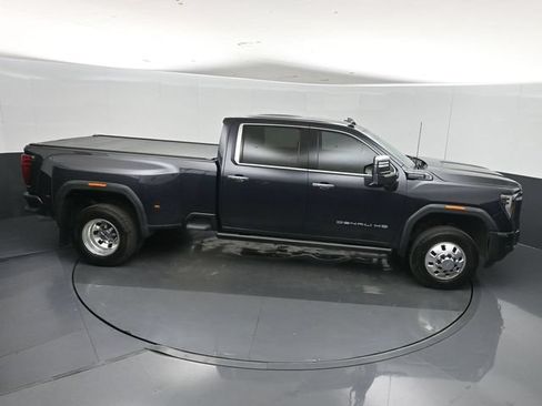 Used 2024 GMC Sierra 3500 Denali Ultimate AWD/4WD image 37