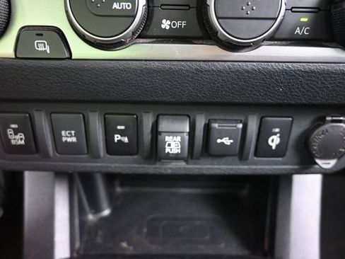 Used 2022 Toyota Tacoma Limited AWD/4WD image 23
