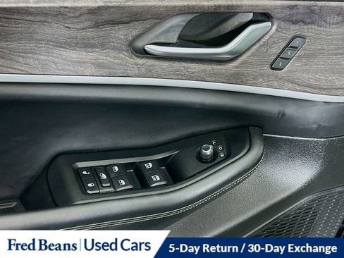 Used 2023 Jeep Grand Cherokee Limited w/ Black Appearance Package image 20