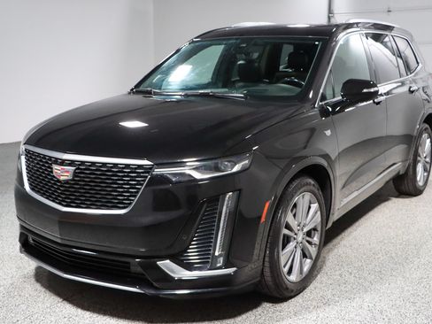 Used 2023 Cadillac XT6 Premium Luxury w/ Technology Package FWD image 36