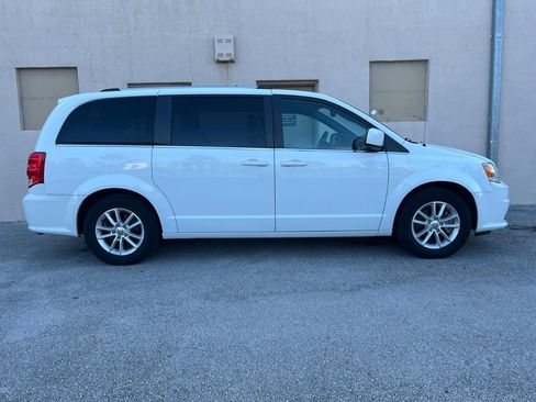 Used 2018 Dodge Grand Caravan SXT image 15