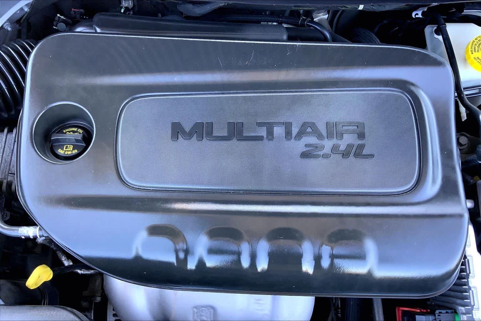 Used 2021 Jeep Cherokee Latitude Plus FWD image 32