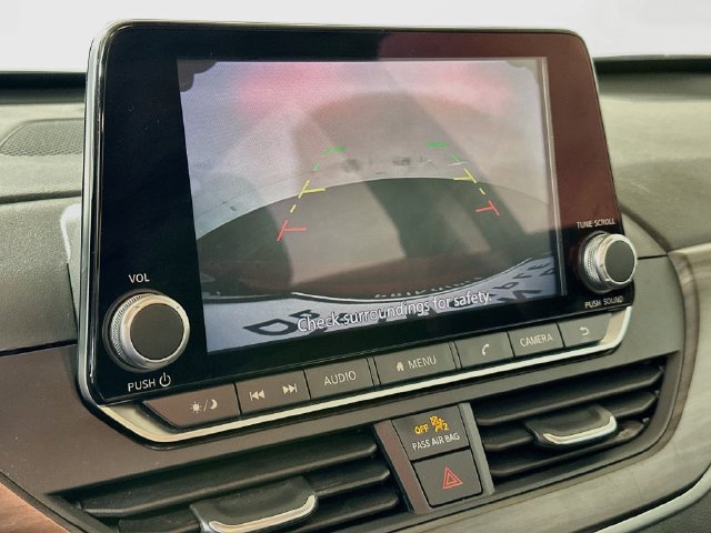 Used 2025 Nissan Altima 2.5 SV FWD image 17