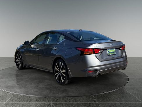 Used 2020 Nissan Altima 2.0 Platinum FWD image 7