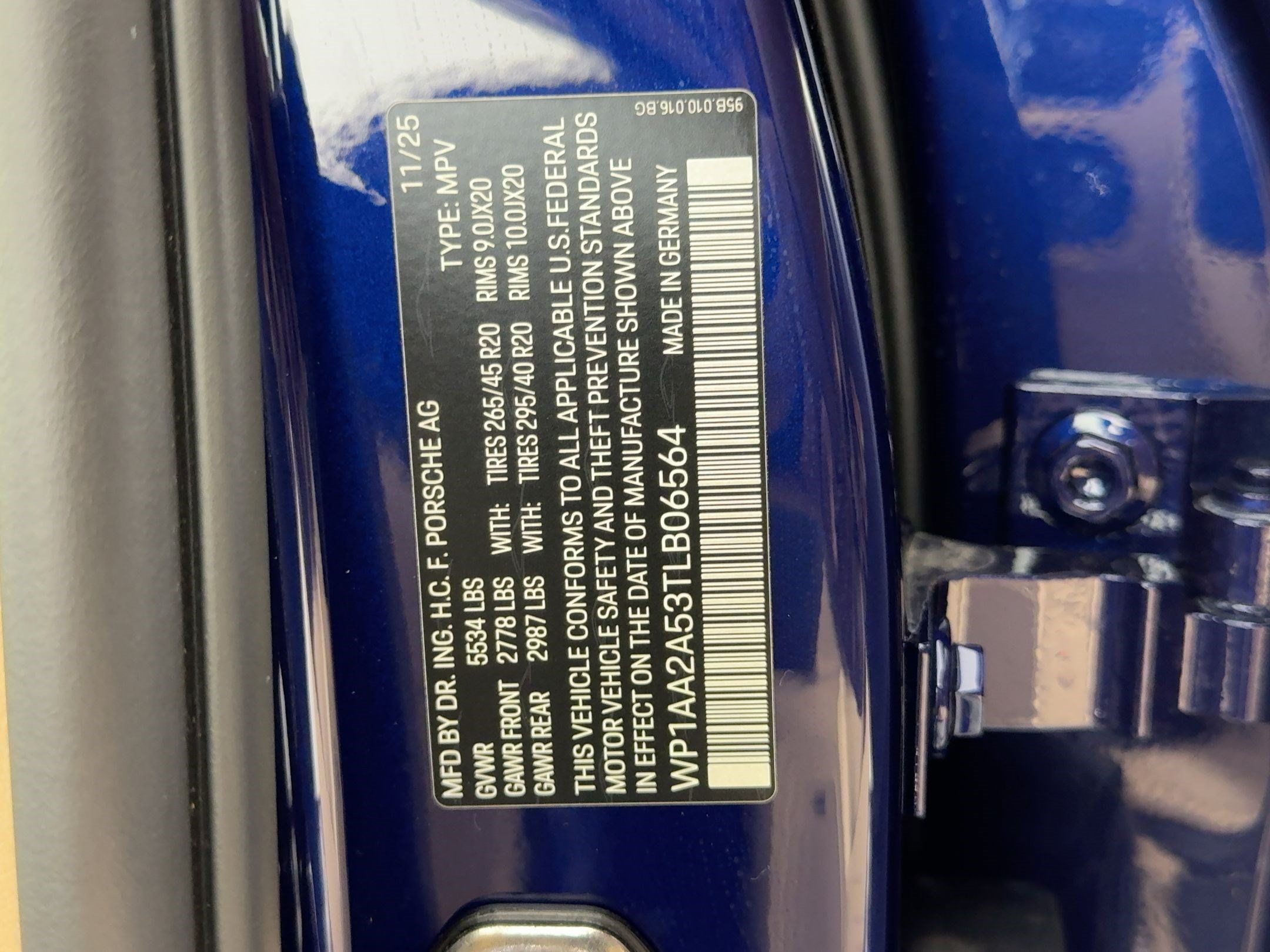Certified 2026 Porsche Macan AWD/4WD image 20