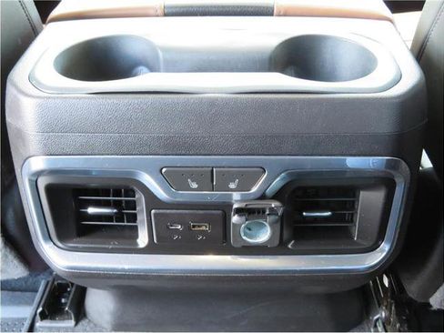 Used 2019 Chevrolet Silverado 1500 High Country w/ High Country Premium Package image 17