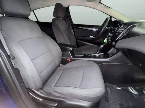 Used 2018 Chevrolet Cruze LT FWD image 21