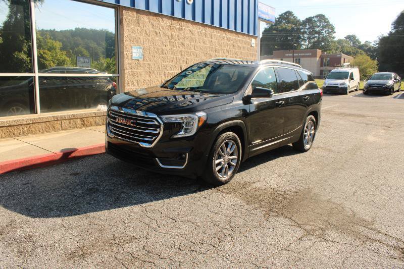 Used 2022 GMC Terrain SLT w/ LPO, Floor Liner Package FWD image 3