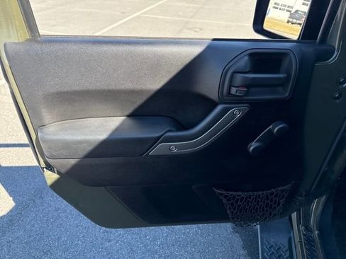 Used 2015 Jeep Wrangler Sport image 21