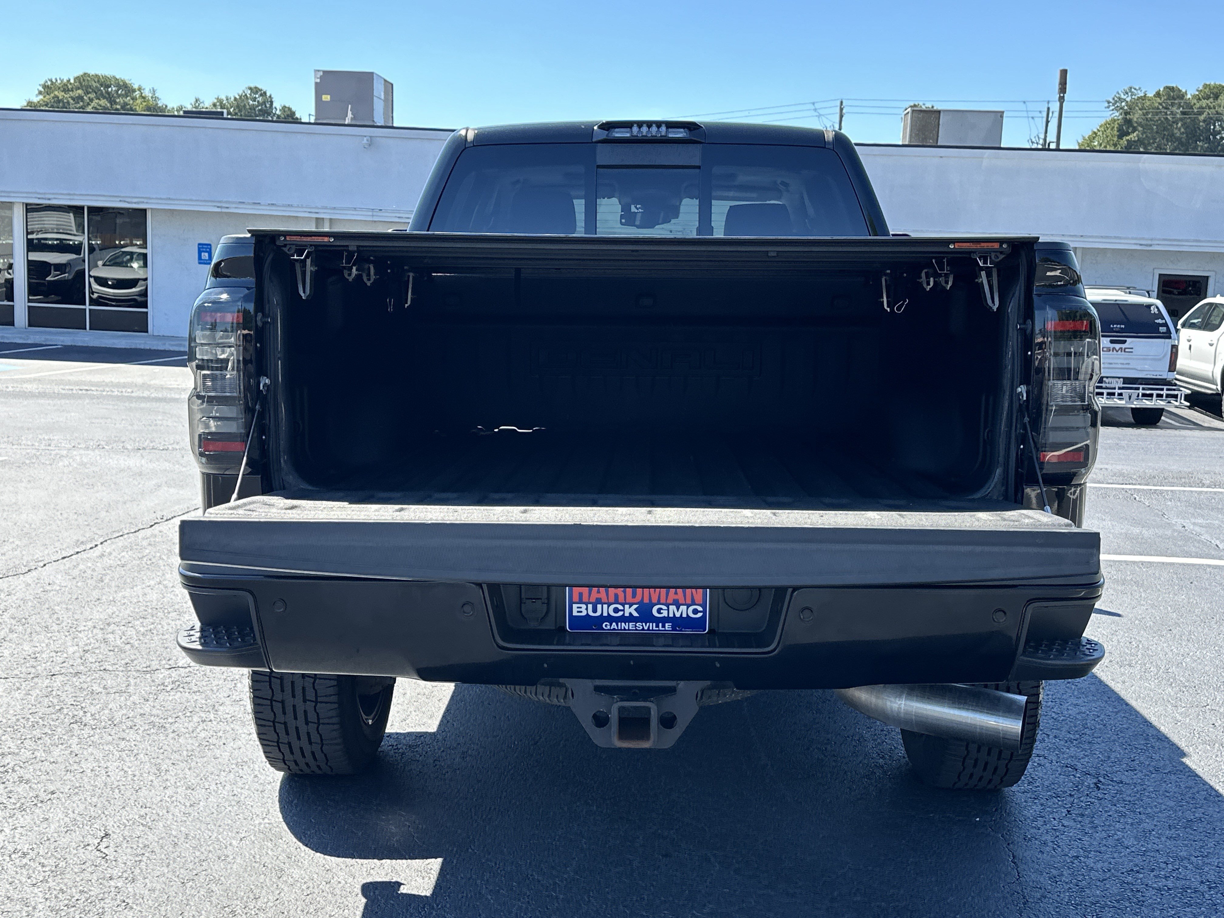 Used 2016 GMC Sierra 2500 Denali w/ Duramax Plus Package AWD/4WD image 14