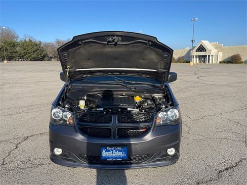 Used 2018 Dodge Grand Caravan GT image 16