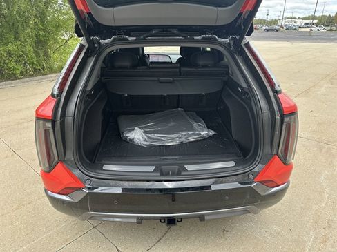 New 2025 Cadillac Optiq Sport 2 w/ LPO, Floor Liner Package image 35