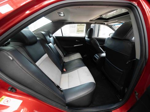 Used 2012 Toyota Camry SE image 24