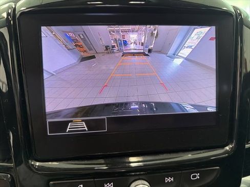 Used 2020 Chevrolet Traverse LT AWD/4WD image 17