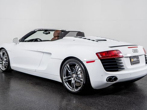 Used 2011 Audi R8 V8 image 16
