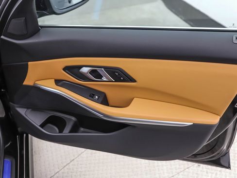 Used 2025 BMW 330i xDrive Sedan w/ Premium Package image 27