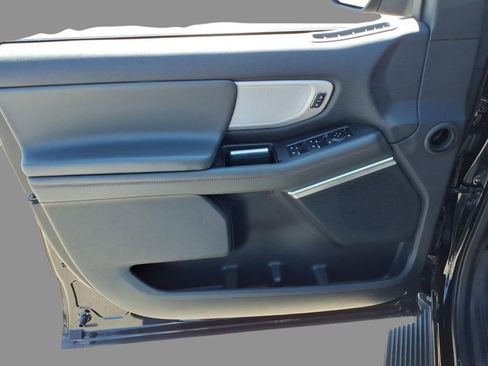 Used 2025 Ford Expedition Active AWD/4WD image 16