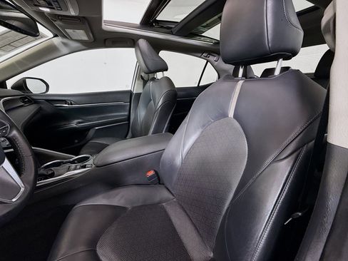 Used 2020 Toyota Camry XSE image 11