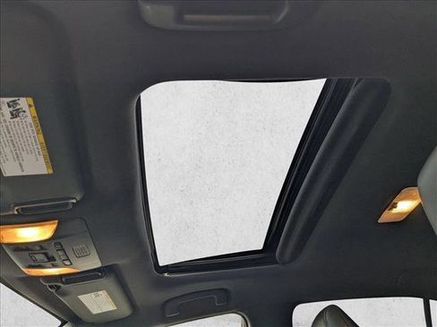 Used 2021 Toyota Corolla XSE image 16